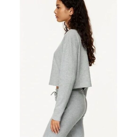 Aritzia Sunday Best Baby Relaxed waffle-knit longsleeve In Heather Gray - Picture 2 of 13